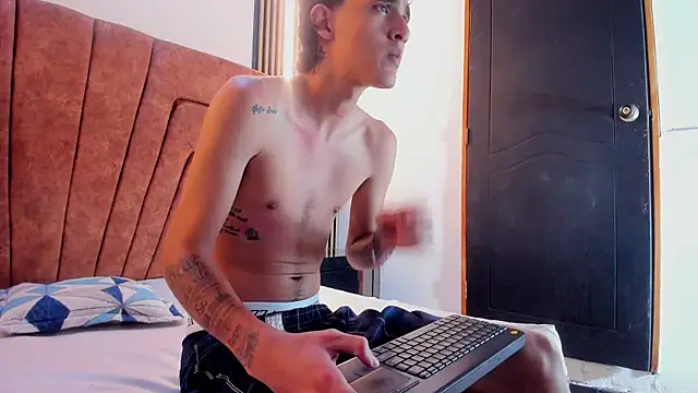 Snapshot of Xanderr_owen2 chatting on December 19, 2025, 3:43 am Xanderr owen2 online show from December 19, 2025, 3:43 am