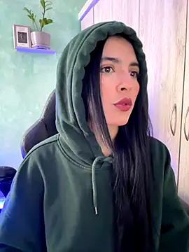 Cristal Cerati  online show from November 16, 2025, 2:33 pm