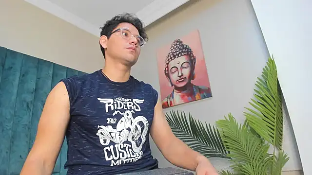 DhannLee online show from November 21, 2025, 1:10 pm