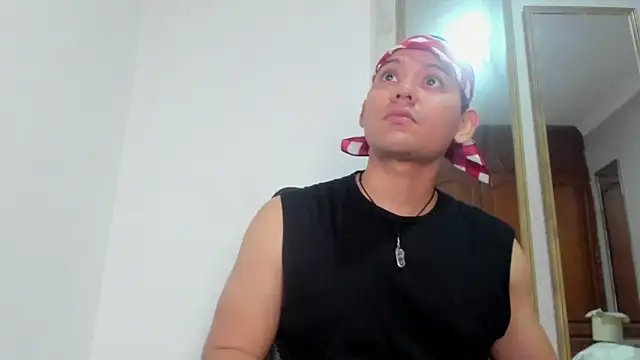 DhannLee online show from November 22, 2025, 2:05 pm