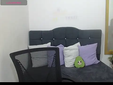 Bia LuxBia Lux online show from November 28, 2025, 8:20 pm