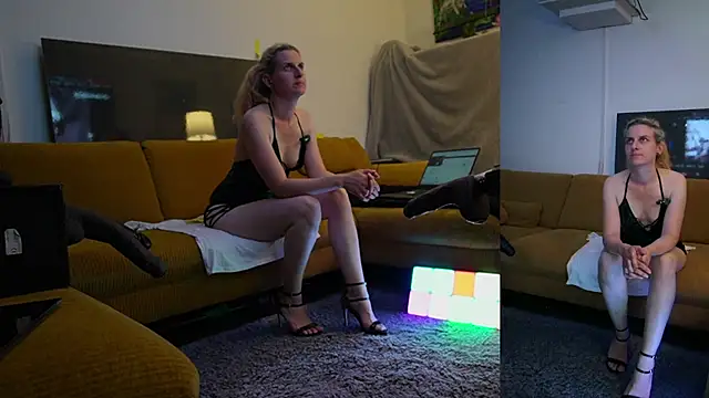 Snapshot of SUZANNEXXXXXX chatting on July 16, 2026, 10:40 pm SUZANNEXXXXXX online show from July 16, 2026, 10:40 pm