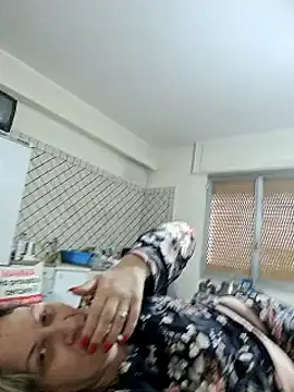 Tania9  online show from November 17, 2025, 2:21 pm