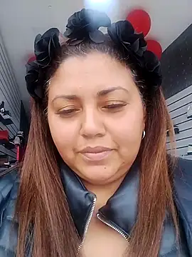 Snapshot of la_beba20 chatting on November 17, 2025, 6:01 pm la beba20 online show from November 17, 2025, 6:01 pm