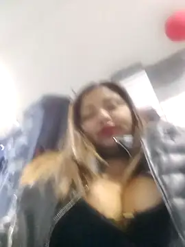 Snapshot of la_beba20 chatting on December 4, 2025, 11:26 pm la beba20 online show from December 4, 2025, 11:26 pm