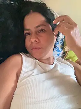 Aleja-198522 online show from November 22, 2025, 1:32 pm