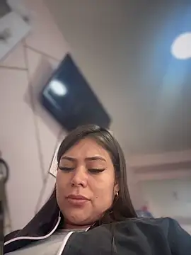 XIIMENA7 online show from November 24, 2025, 7:47 pm