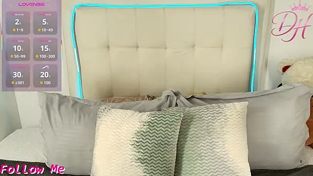 Daphne Hills online show from April 24, 2026, 6:10 pm