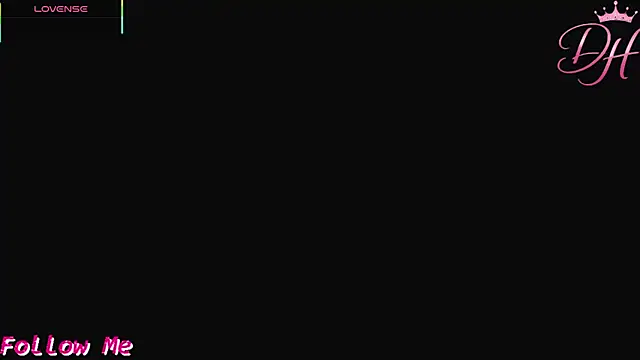 Snapshot of Daphne_Hills chatting on July 8, 2026, 6:19 pm Daphne Hills online show from July 8, 2026, 6:19 pm