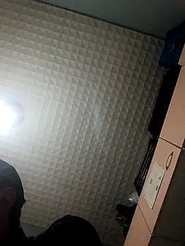 hotguy71000 online show from December 2, 2025, 4:52 pm