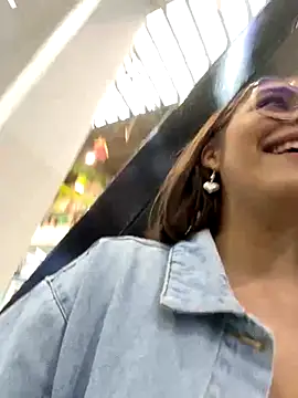 nani rosse of online show from November 24, 2025, 5:24 pm