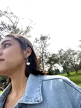 nani rosse of online show from November 20, 2025, 2:51 pm