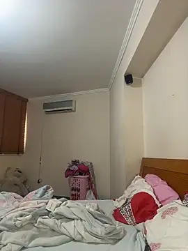 Snapshot of Anna_Bitch_Disgusting chatting on February 14, 2026, 4:40 pm Anna Bitch Disgusting online show from February 14, 2026, 4:40 pm