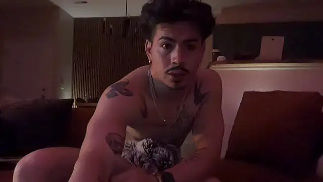 nudecouple100 online show from November 22, 2025, 3:16 am