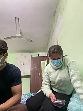 Cute hotzara online show from December 17, 2025, 4:50 am