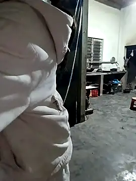 Snapshot of gugu0022 chatting on February 2, 2026, 12:15 pm gugu0022 online show from February 2, 2026, 12:15 pm