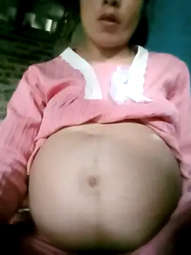 Snapshot of Micky_baby chatting on May 7, 2026, 9:23 am Micky baby online show from May 7, 2026, 9:23 am