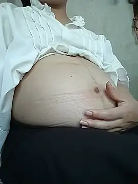 Snapshot of Micky_baby chatting on May 27, 2026, 3:47 am Micky baby online show from May 27, 2026, 3:47 am