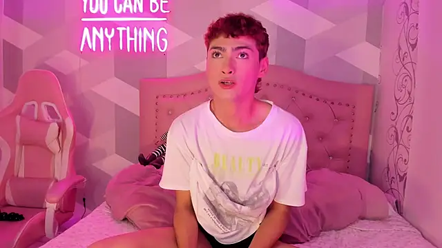 JacobRusso online show from November 23, 2025, 2:43 am