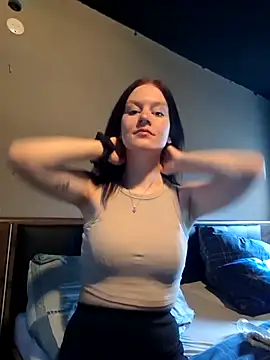 Lilly hase online show from November 24, 2025, 10:48 am