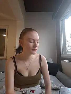 Lilly hase online show from December 2, 2025, 8:16 am