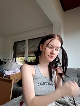 Lilly hase online show from November 28, 2025, 8:14 am