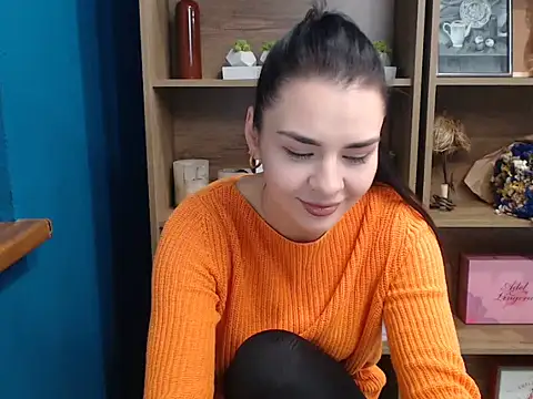 divina kira online show from November 14, 2025, 12:31 pm