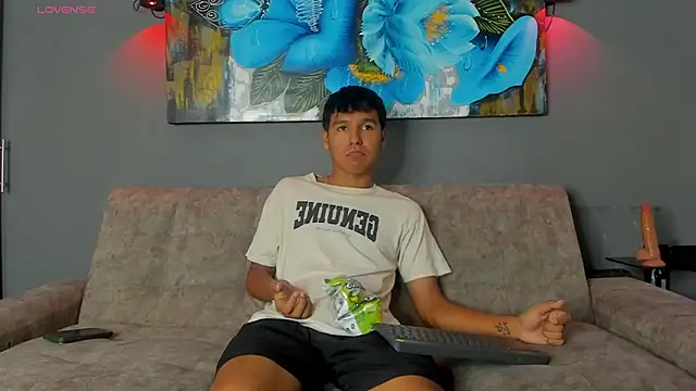 Snapshot of Carl-Milton chatting on November 21, 2025, 12:31 am Carl-Milton online show from November 21, 2025, 12:31 am