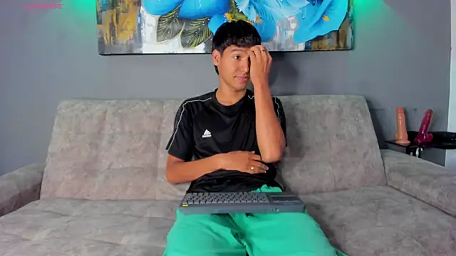 Snapshot of Carl-Milton chatting on November 19, 2025, 12:43 am Carl-Milton online show from November 19, 2025, 12:43 am