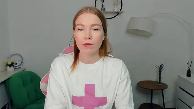 LavetaShiroma online show from December 5, 2025, 8:06 pm