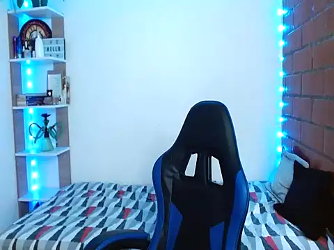 Maax30233 online show from November 23, 2025, 4:50 pm