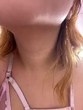 NinaSakura Eup online show from November 18, 2025, 11:35 am