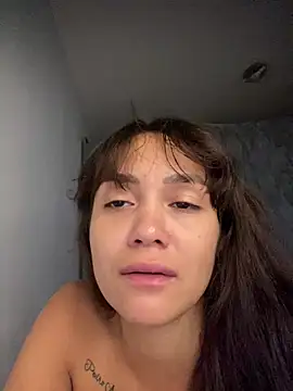 carolsapequinha online show from May 20, 2026, 11:29 am