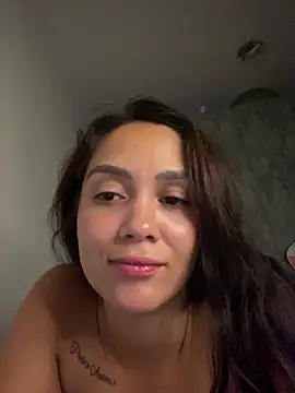 carolsapequinha online show from March 31, 2026, 11:40 pm