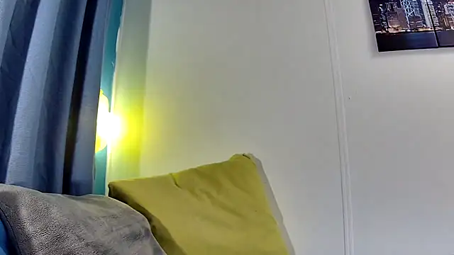Leila cam18 online show from July 7, 2026, 9:29 pm