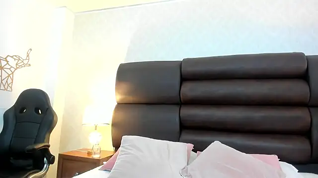 LuisaFranco online show from January 17, 2026, 7:28 pm