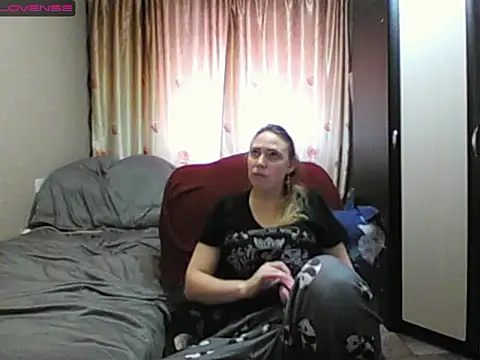 JenniDeep online show from February 27, 2026, 10:04 am