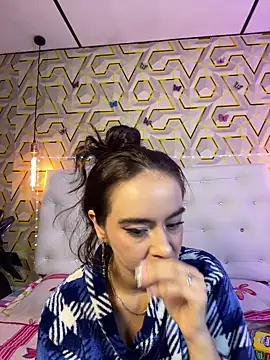 Snapshot of MelanyyJhonson15 chatting on May 27, 2026, 3:25 am MelanyyJhonson15 online show from May 27, 2026, 3:25 am