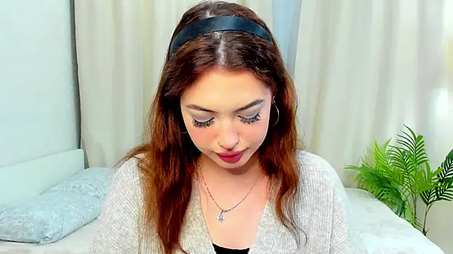 OlaGrayer online show from November 21, 2025, 2:38 pm