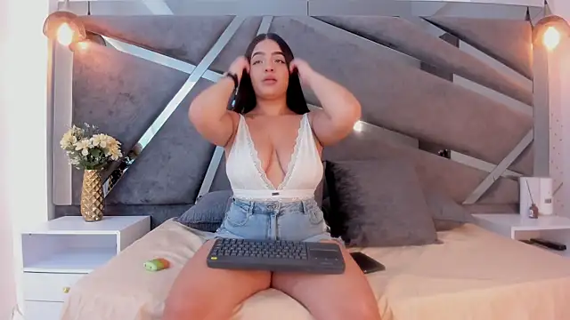 Sammy Gomez  online show from November 20, 2025, 8:09 pm