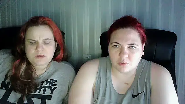 HollyXXEva online show from January 13, 2026, 9:41 pm