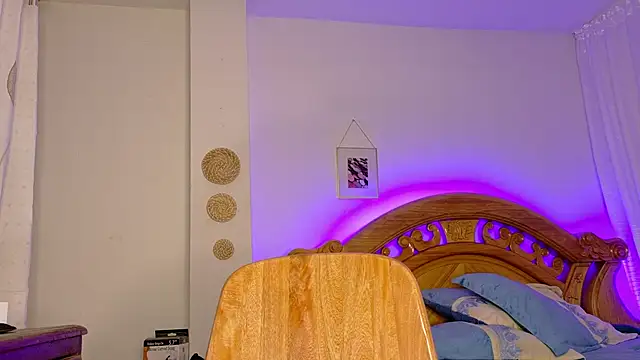 selenewinche online show from December 2, 2025, 10:55 pm