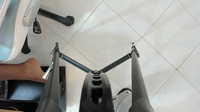 aniie bby 4u online show from December 2, 2025, 3:07 am