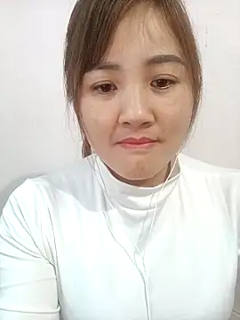 Little-Red123 online show from December 22, 2025, 2:01 am