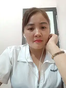 Little-Red123 online show from November 20, 2025, 7:42 am