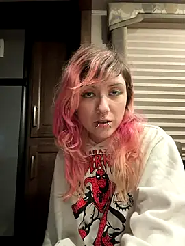 Snapshot of needlefaceUwU chatting on November 23, 2025, 1:04 am needlefaceUwU online show from November 23, 2025, 1:04 am