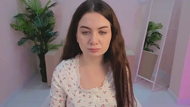 Snapshot of Lilia_Crown chatting on November 23, 2025, 3:44 pm Lilia Crown online show from November 23, 2025, 3:44 pm