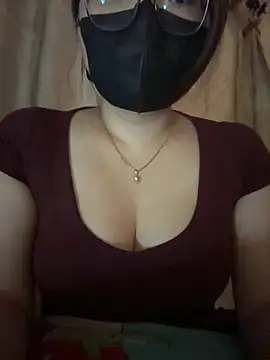 Thythy68 online show from December 2, 2025, 4:25 am