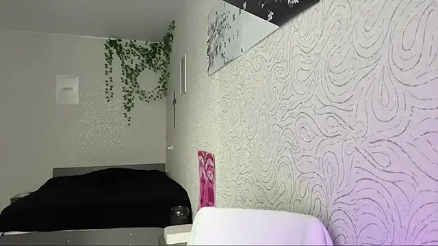 JuliaElse online show from November 23, 2025, 10:03 am