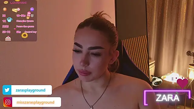 ZarasPlayground online show from April 15, 2026, 6:23 pm